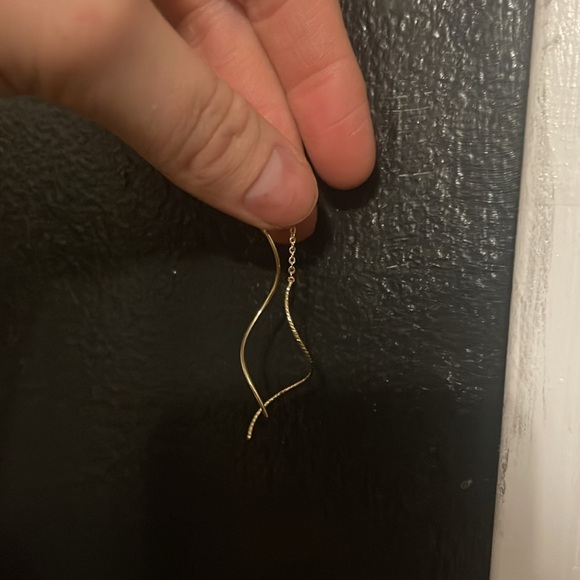 Gold swirl formal earring set - Picture 4 of 5